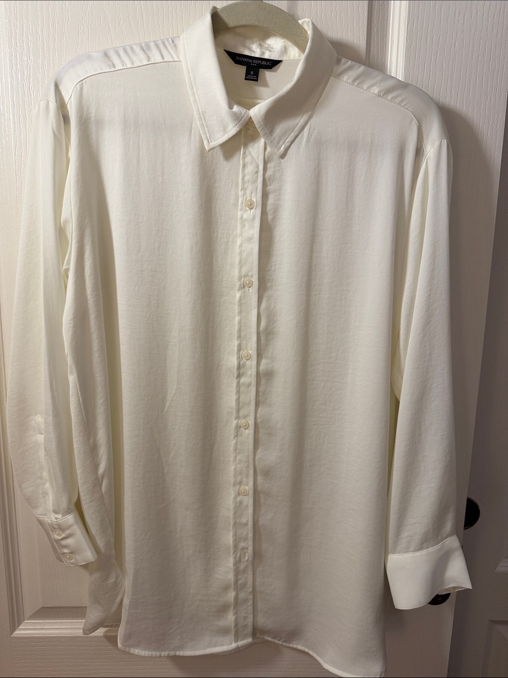 Banana Republic Ivory Button-Down Long Sleeve Shirt
